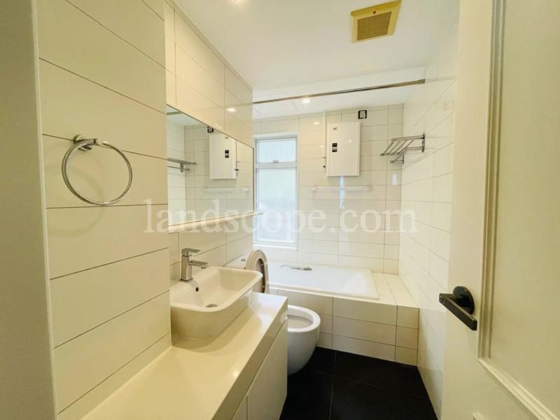 photo 8 — Ruby Court, Repulse Bay
