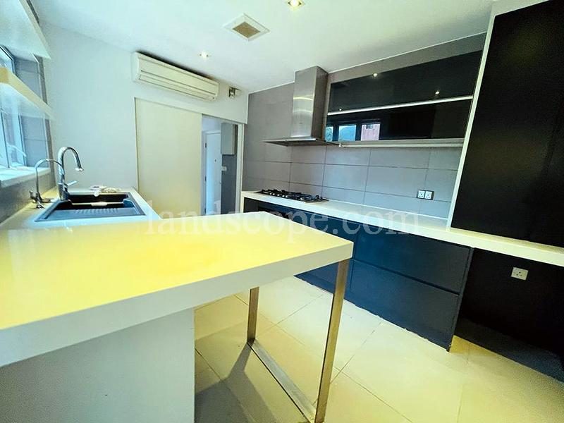 photo 9 — Ruby Court, Repulse Bay