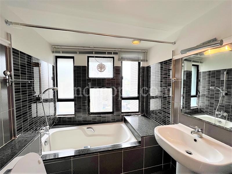 photo 8 — Birchwood Place, Midlevels Central