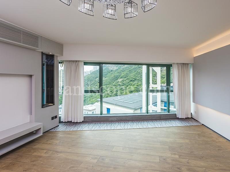 photo 3 — South Bay Palace, Repulse Bay