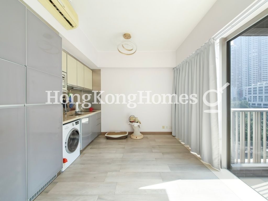 Living and Dining Room — Island Crest - Tower 1, Sai Ying Pun
