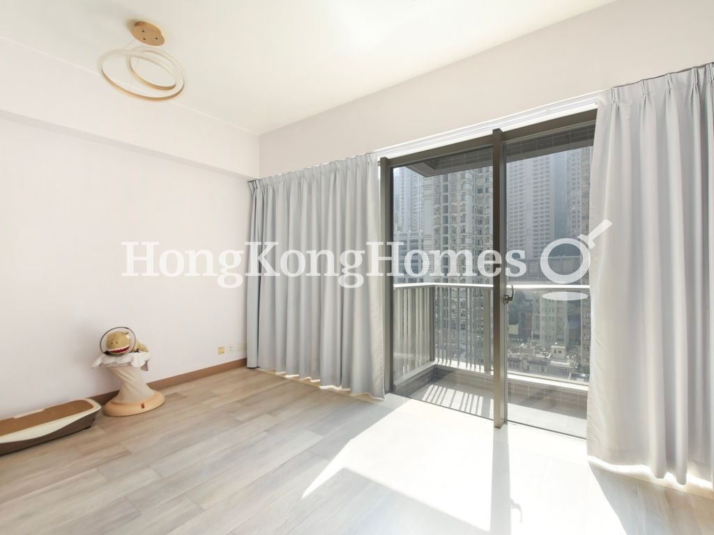 Living and Dining Room — Island Crest - Tower 1, Sai Ying Pun