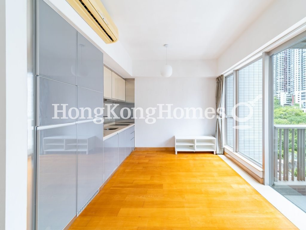 Living and Dining Room — Island Crest - Tower 1, Sai Ying Pun