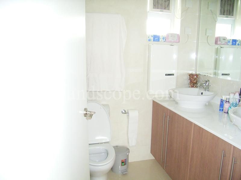 photo 7 — Summit Court, North Point Midlevels