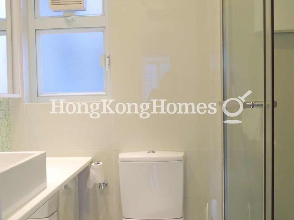 Guest Bathroom — Li Chit Garden, Wan Chai