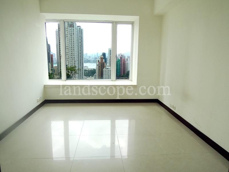 photo 3 — The Legend, Midlevels East