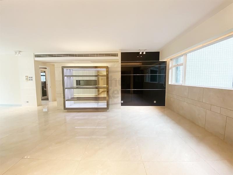 photo 3 — South Bay Palace, Repulse Bay