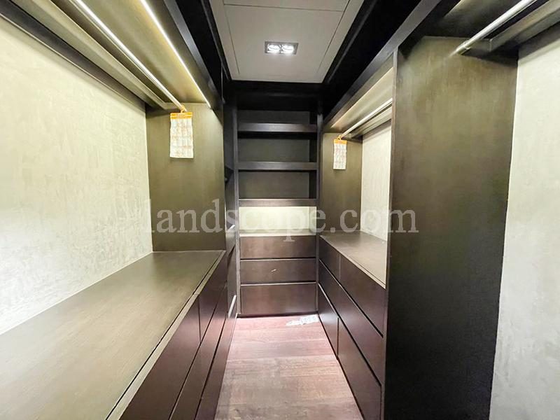 photo 3 — The Royal Court , Midlevels Central
