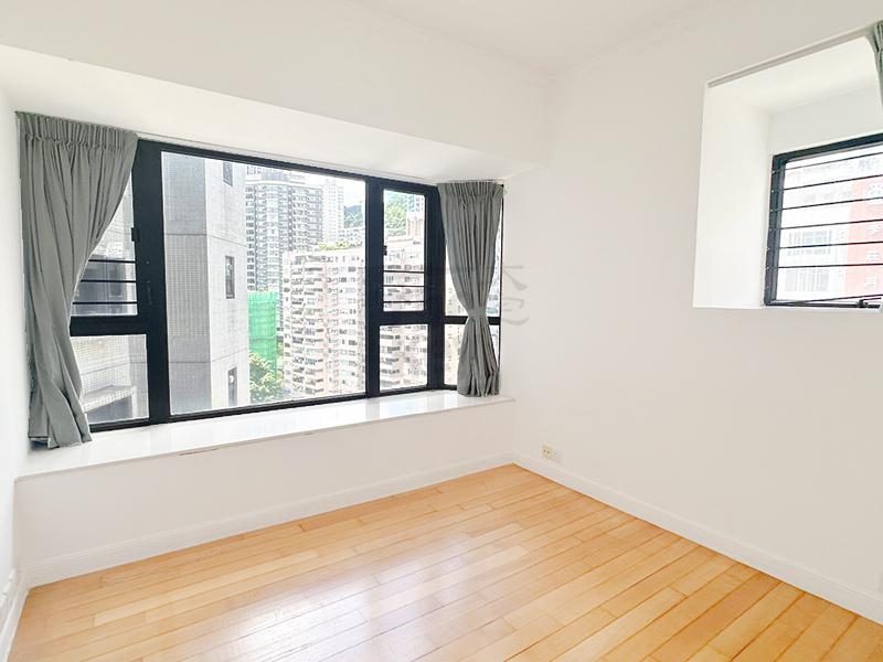 photo 6 — The Royal Court , Midlevels Central
