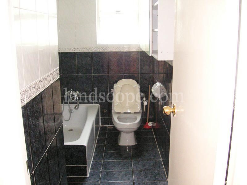 photo 8 — 8-14 Cape Road, Chung Hom Kok
