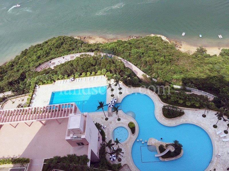 photo 3 — The Redhill Peninsula, Tai Tam