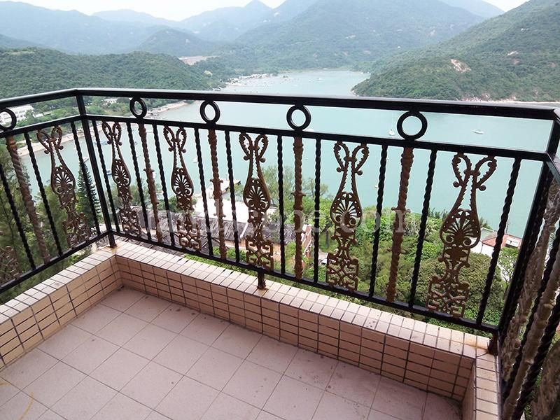 photo 4 — The Redhill Peninsula, Tai Tam