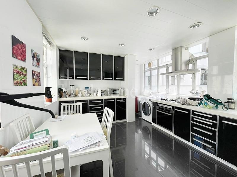 photo 8 — 9-9A Wang Fung Terrace, Midlevels East