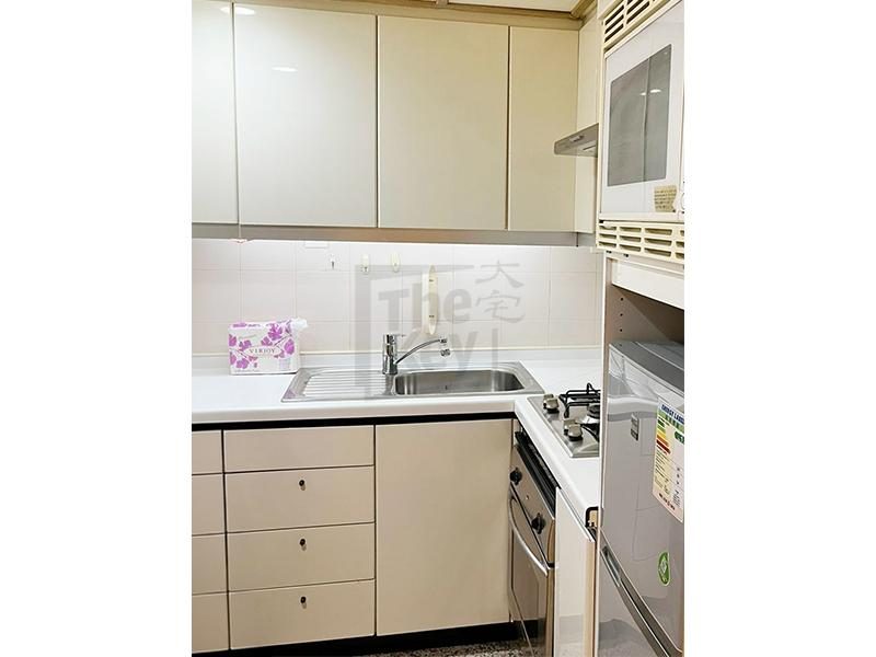 photo 7 — Convention Plaza Apartments, Wan Chai