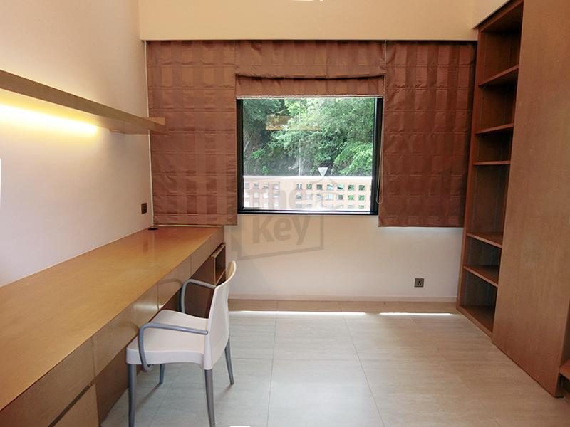 photo 7 — 18-24 Bisney Road, Pokfulam