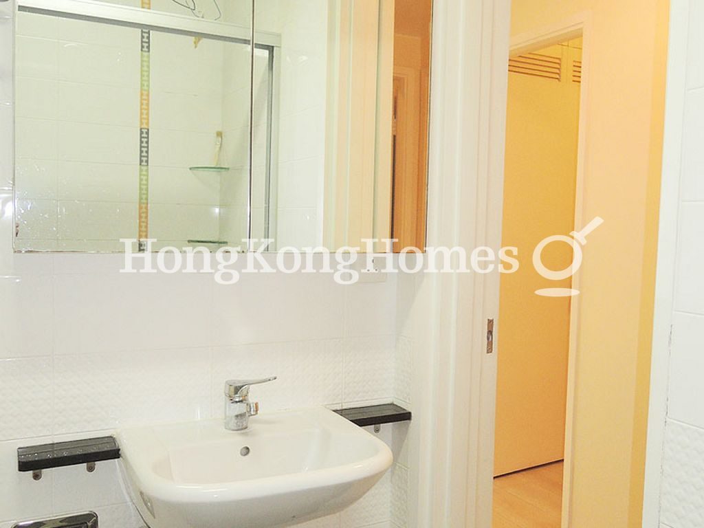 Guest Bathroom — Nga Yuen, Happy Valley