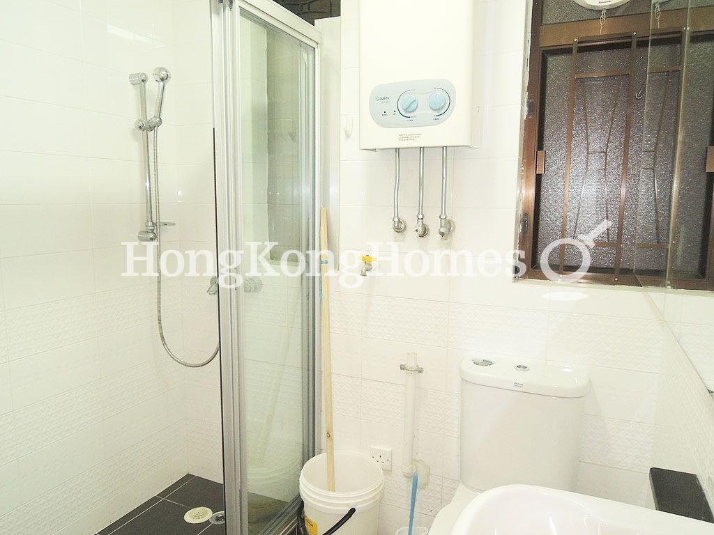Guest Bathroom — Nga Yuen, Happy Valley