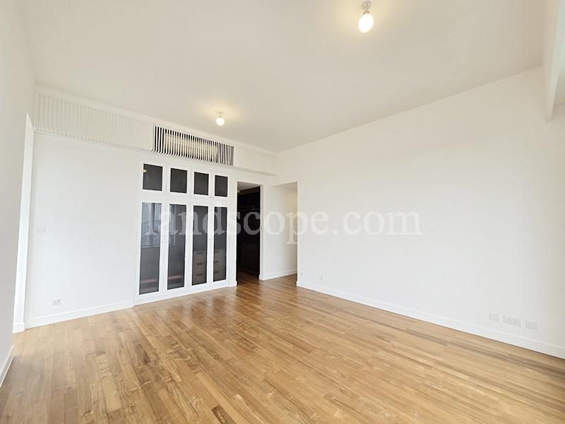 photo 6 — Interocean Court, The Peak