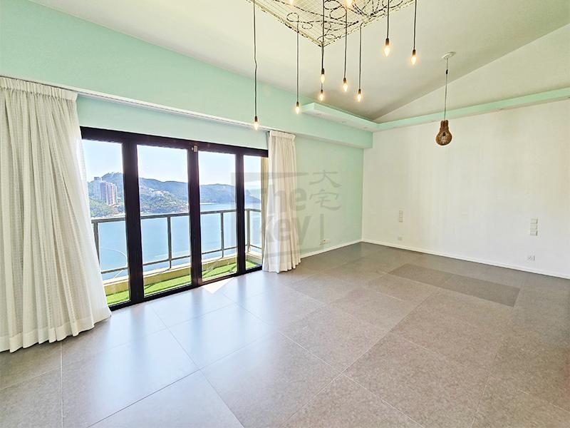 photo 11 — The Beachfront, Repulse Bay