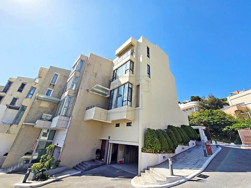 photo 17 — The Beachfront, Repulse Bay