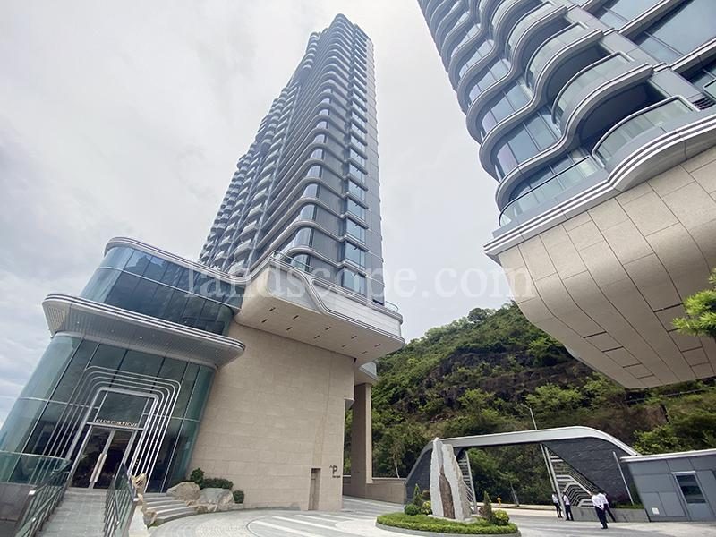 photo 2 — The Corniche, Aberdeen / Ap Lei Chau