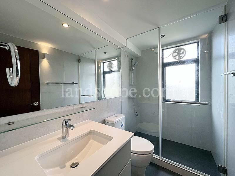 photo 9 — 5 Headland Road, Repulse Bay
