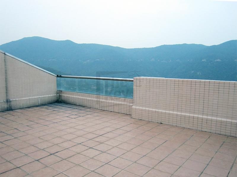 photo 3 — The Redhill Peninsula, Tai Tam