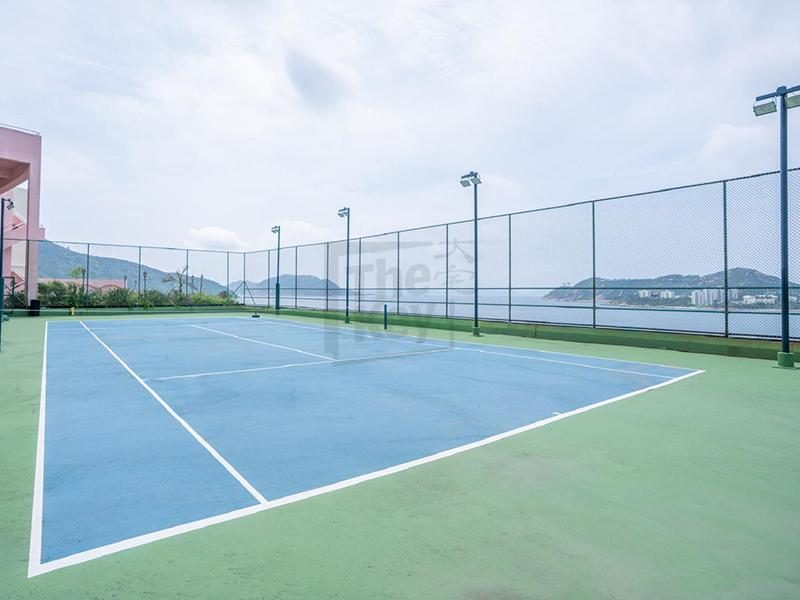 photo 4 — The Redhill Peninsula , Tai Tam