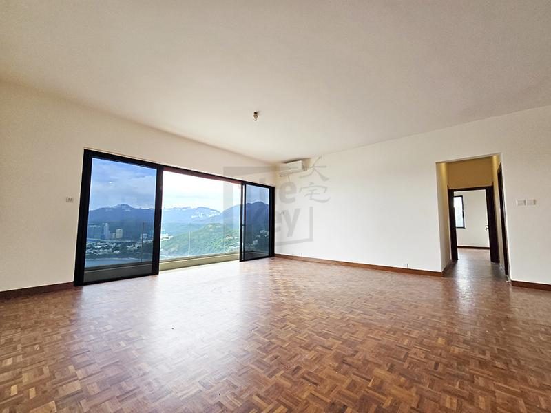 photo 5 — Manhattan Tower, Repulse Bay