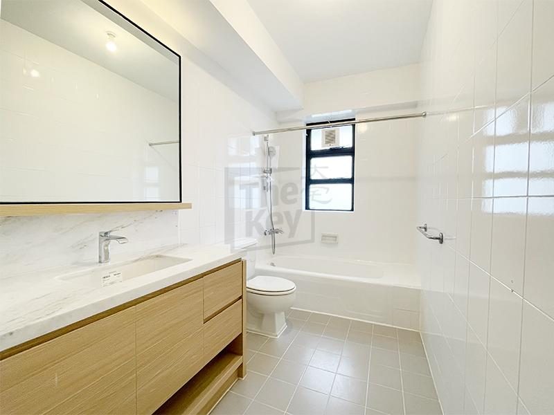 photo 12 — Repulse Bay Apartments, Repulse Bay