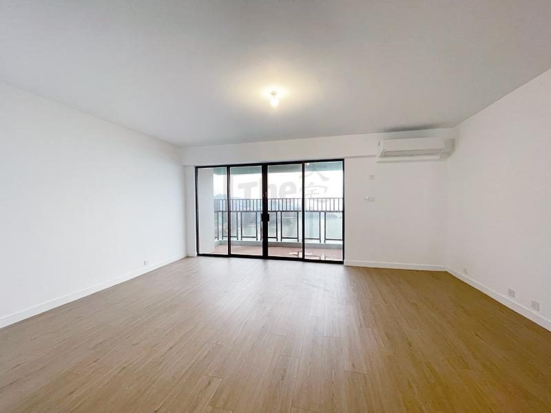 photo 3 — Repulse Bay Apartments, Repulse Bay