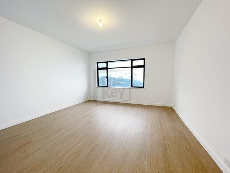 photo 5 — Repulse Bay Apartments, Repulse Bay