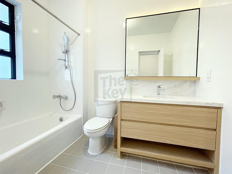 photo 9 — Repulse Bay Apartments, Repulse Bay
