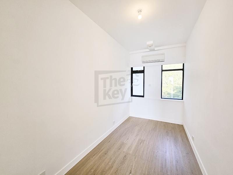 photo 11 — Repulse Bay Apartments, Repulse Bay