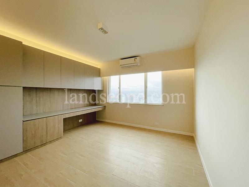 photo 3 — Hong Kong Garden, Midlevels West