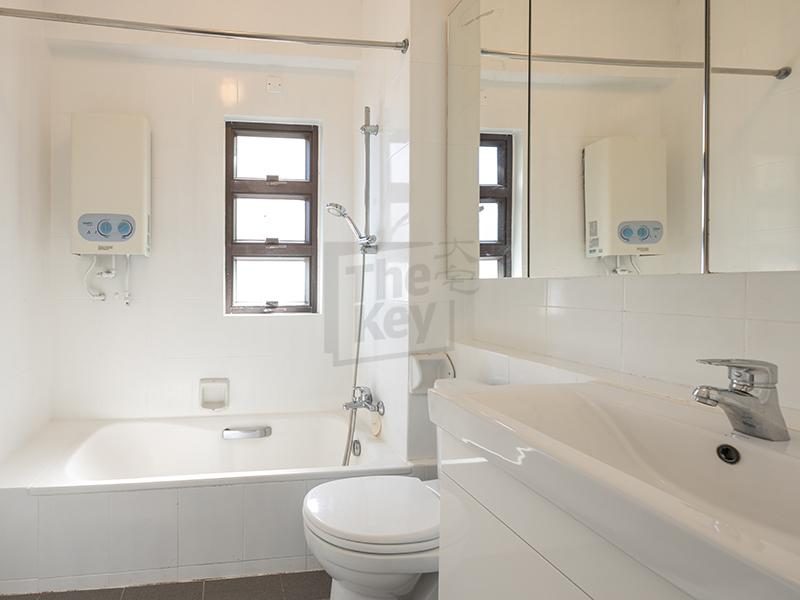 photo 11 — Jade Beach Villa, Chung Hom Kok