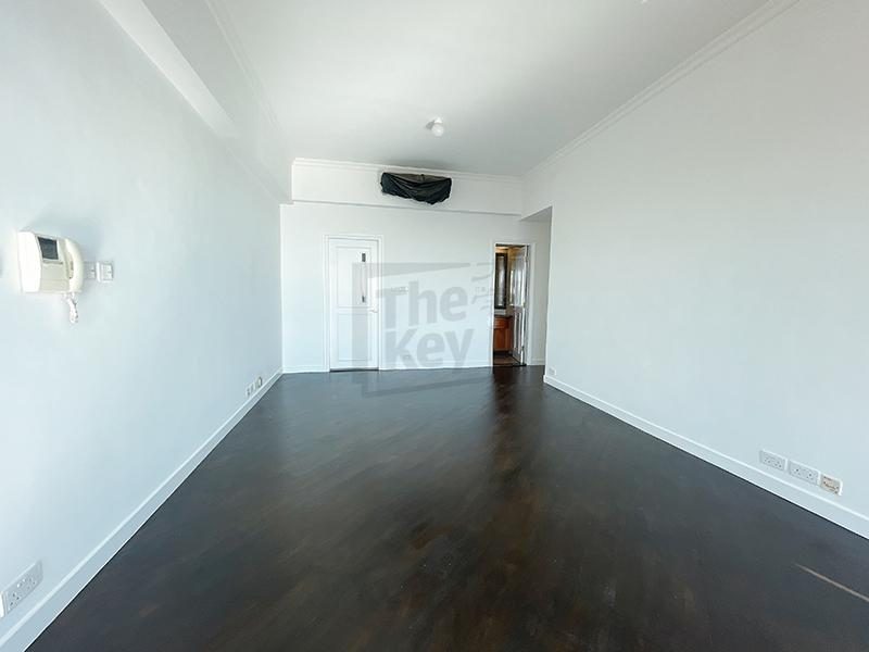 photo 3 — Chelsea Court, The Peak