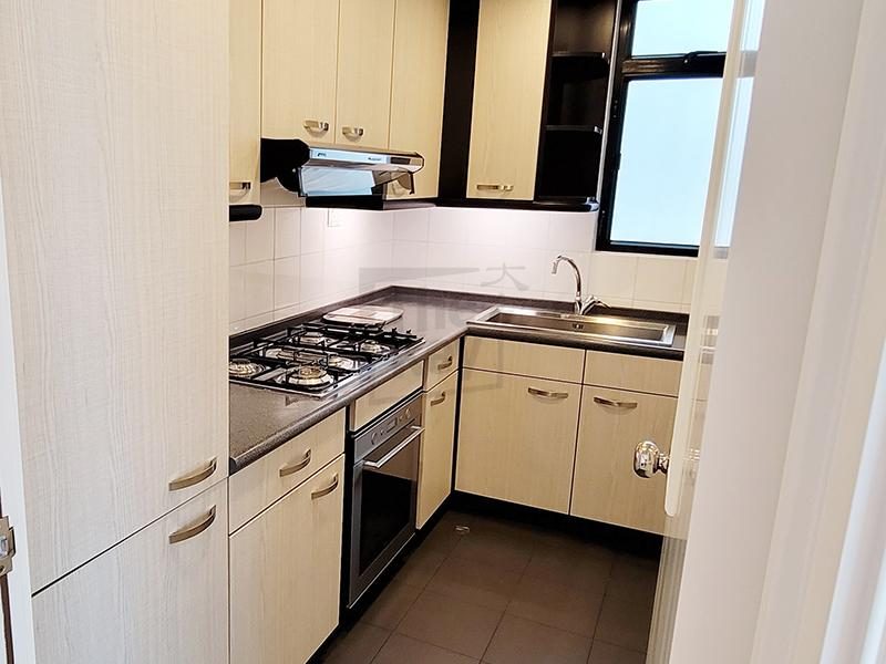 photo 8 — 150 Kennedy Road, Midlevels Central