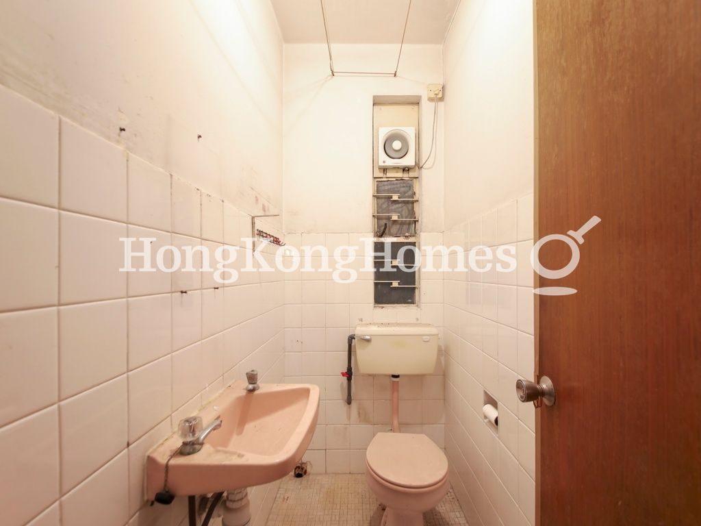 Guest Powder Room — Hing Wah Mansions, Mid-levels West