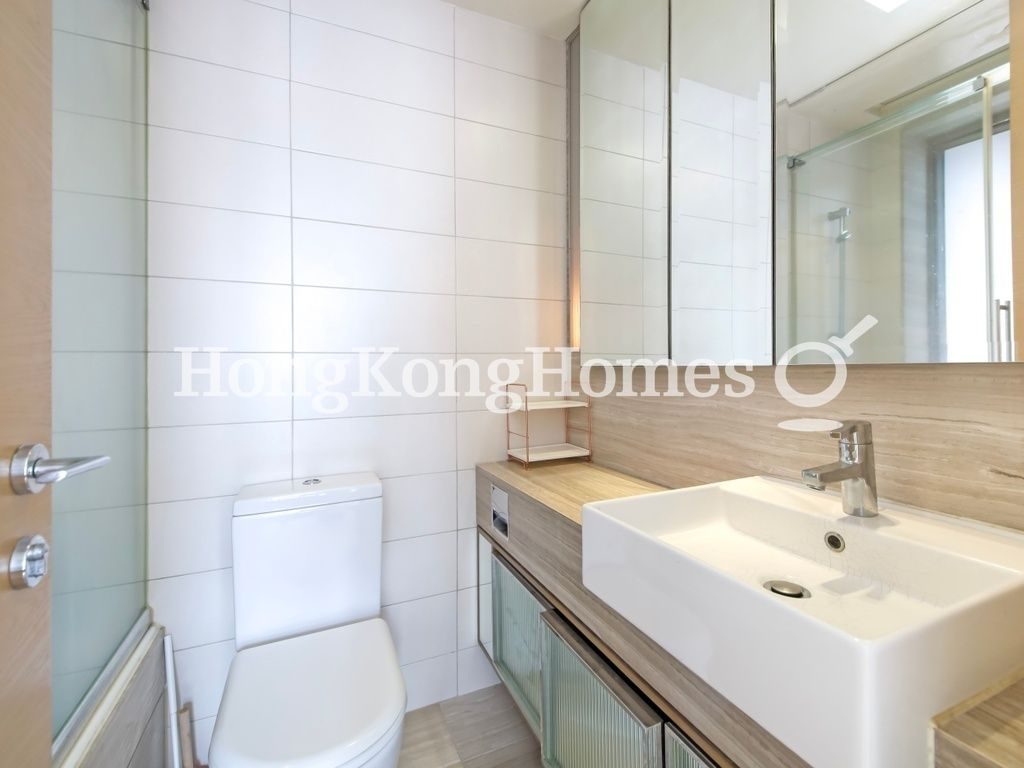 Bathroom — Island Crest - Tower 2, Sai Ying Pun
