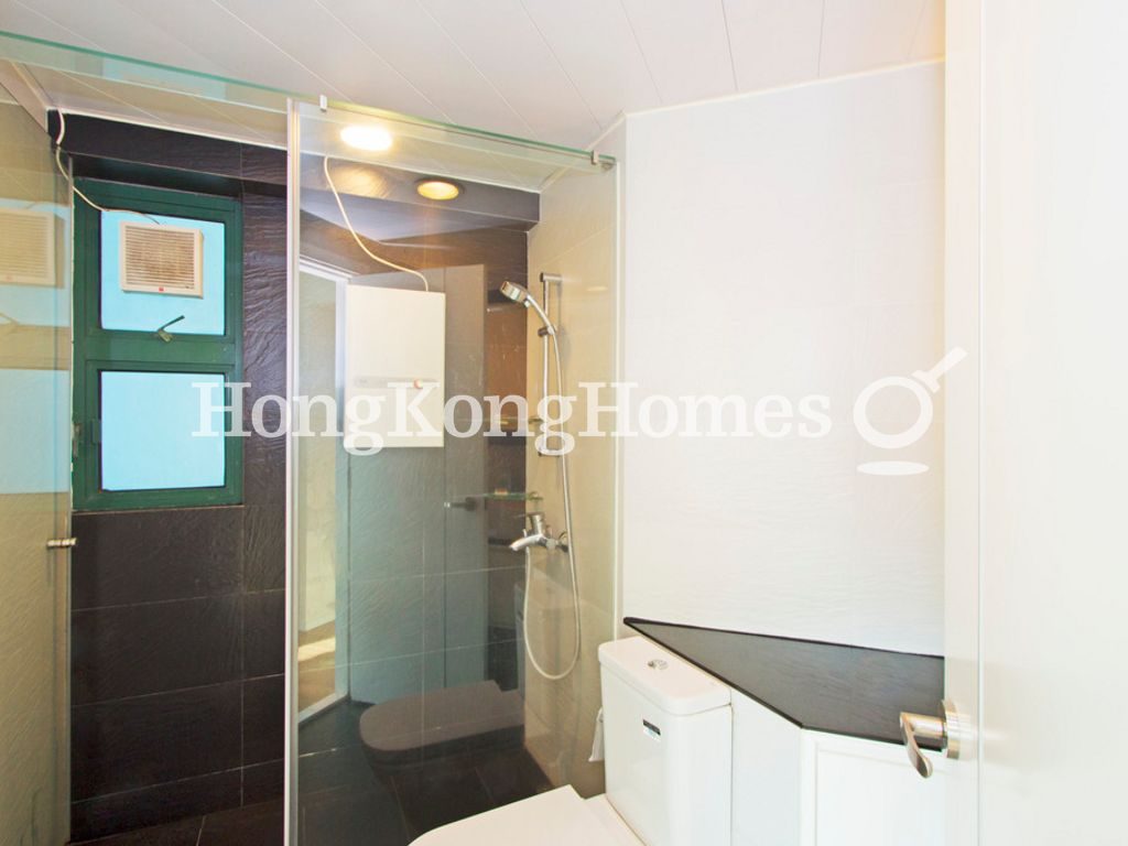 Master Bathroom — Manhattan Heights, Western / Kennedy Town