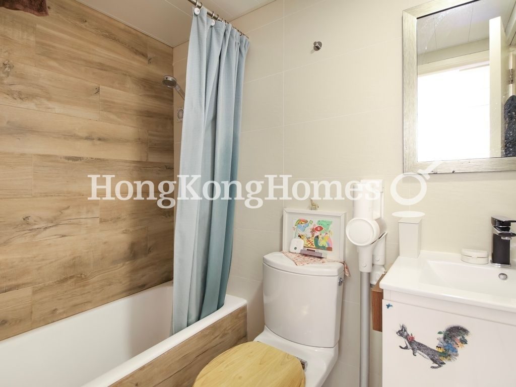 Bathroom — The Notting Hill, Mid-levels East