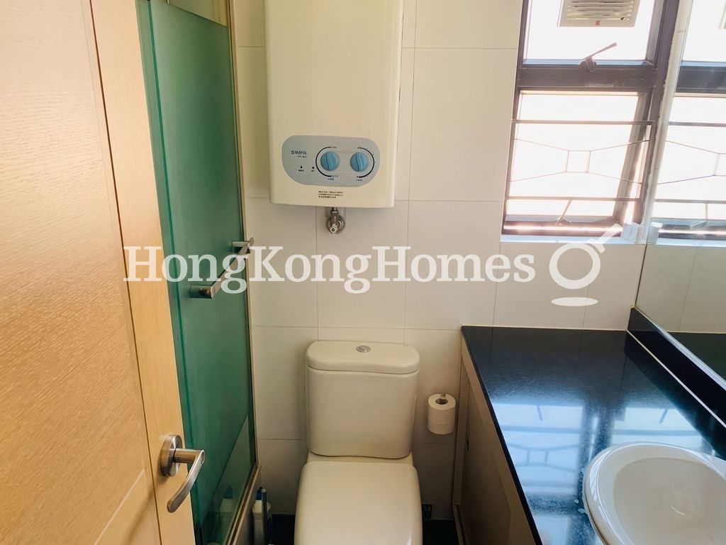 Guest Bathroom — Goodview Court, Sheung Wan