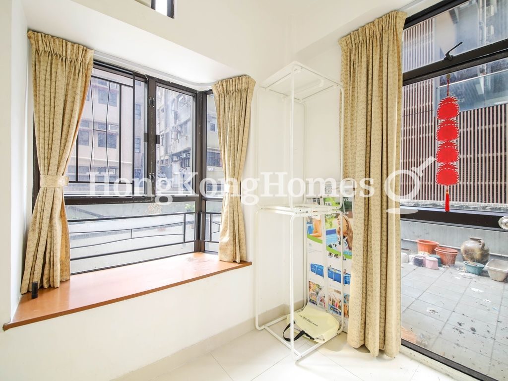 Master Bedroom — Wo Yick Mansion, Sai Ying Pun