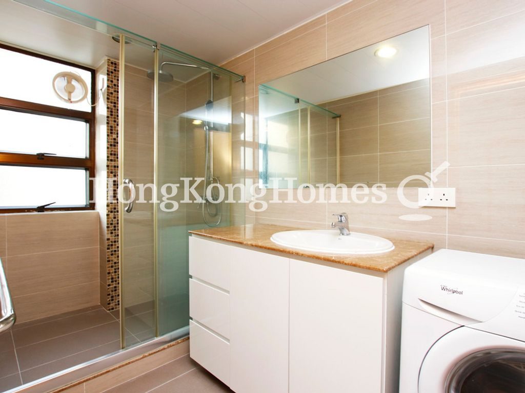 Guest Bathroom — Shan Shing Building, Happy Valley
