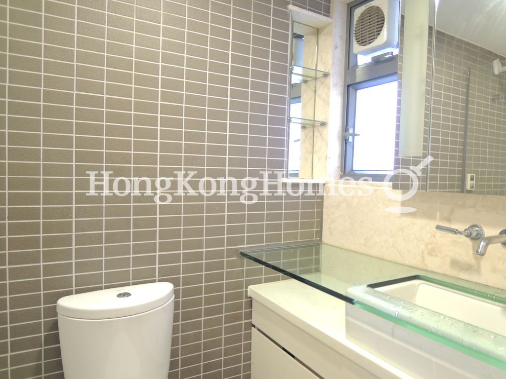 Guest Bathroom — The Morrison, Wan Chai