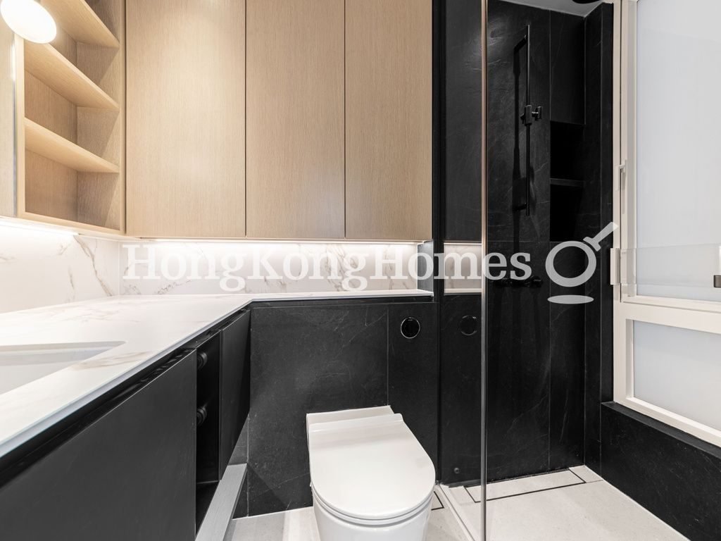 Ensuite Bathroom — Kennedy Road, 33, Wan Chai