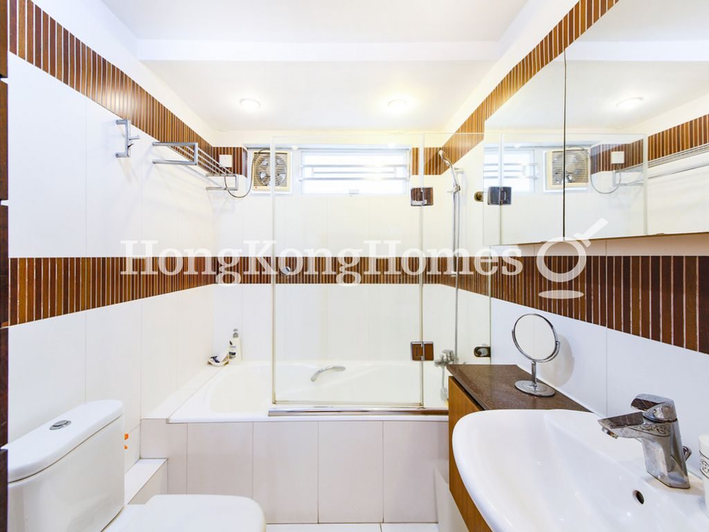 Guest Bathroom — Broadview Mansion, Happy Valley