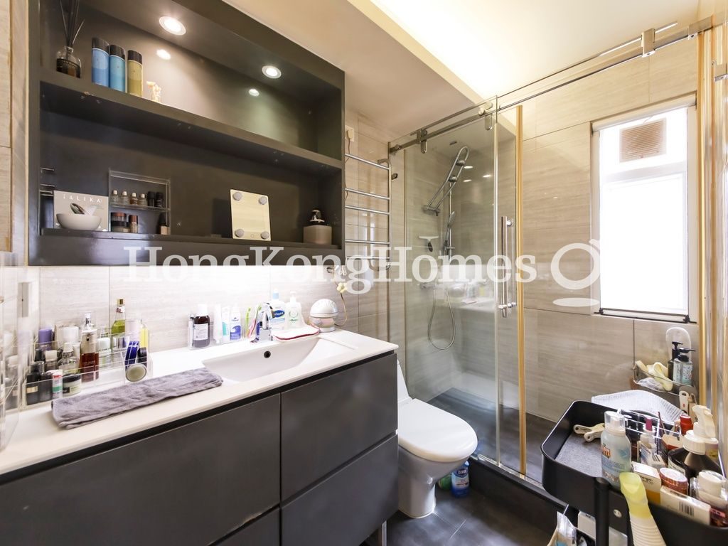 Ensuite Bathroom — Village Mansion, Happy Valley