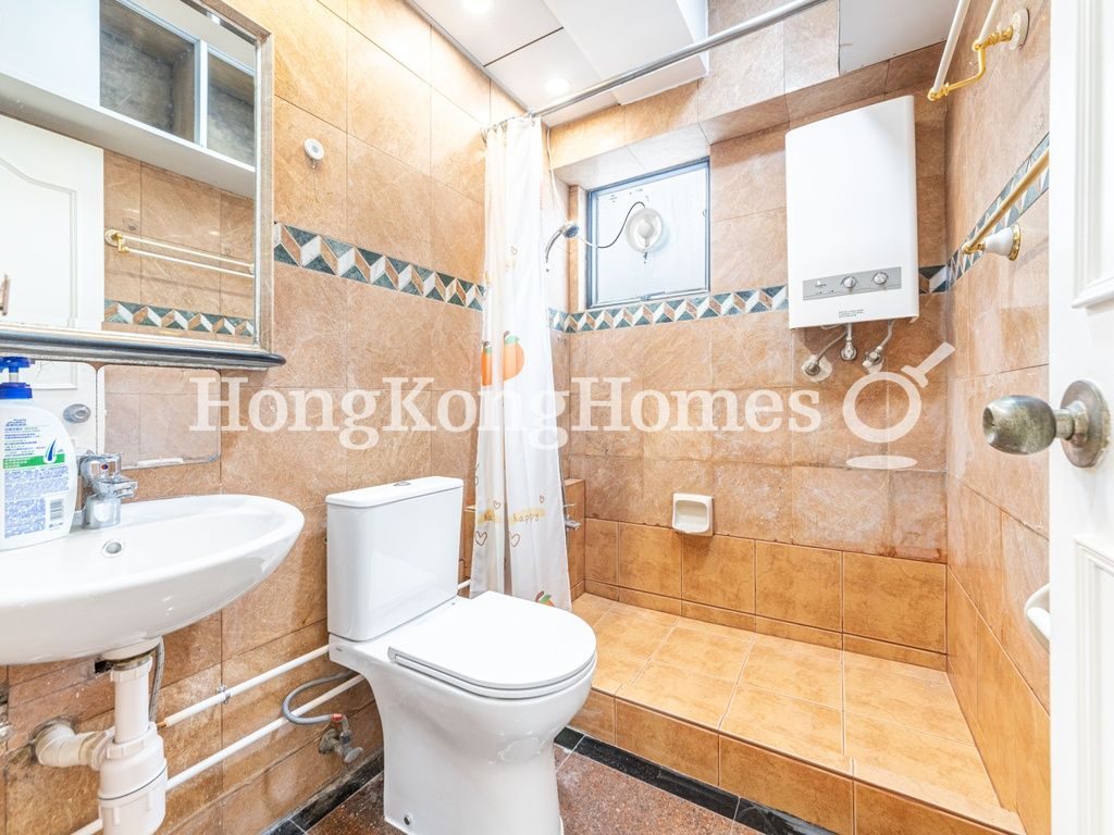 Guest Bathroom — Greenway Terrace - Block 01, Happy Valley